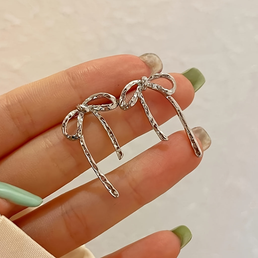 A Versatile And Cute Butterfly-shaped Accessory With A Simple And Delicate Design Inspired By European And American Fashion Trends, Suitable For Daily Wear And Commuting.