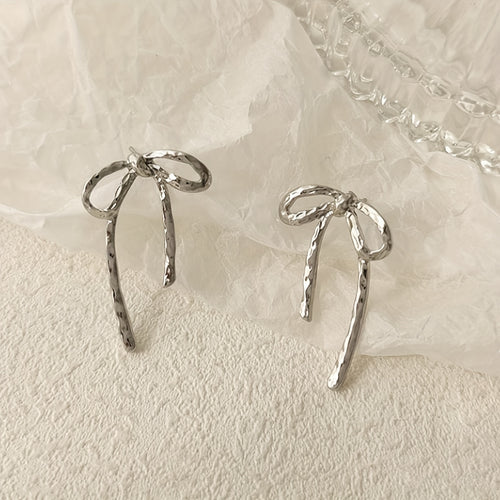 A Versatile And Cute Butterfly-shaped Accessory With A Simple And Delicate Design Inspired By European And American Fashion Trends, Suitable For Daily Wear And Commuting.